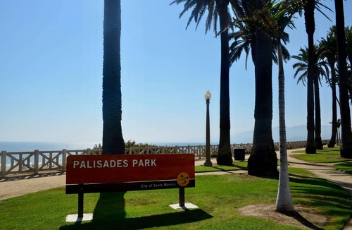 Wilshire Montana Apartment | Modern & Cozy Spacious 1BR/1BA – 0.6 mi from the Beach