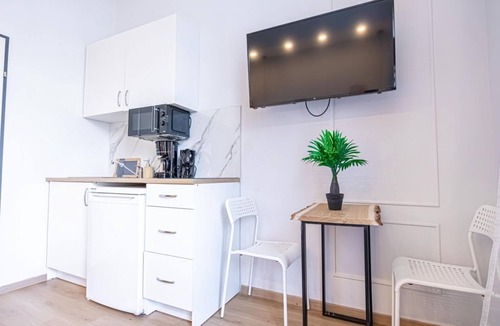 Meidling Apartment | Modern & Cozy Studio Apt. in Vibrant Meidling
