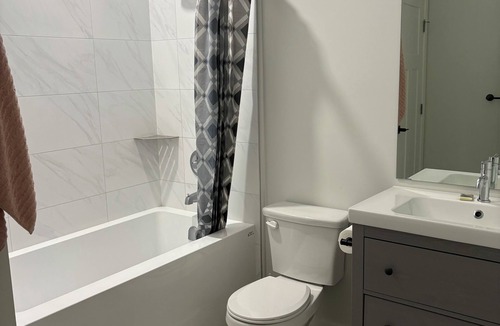 Whitehorse Apartment | Modern cozy studio suite in Whistlebend