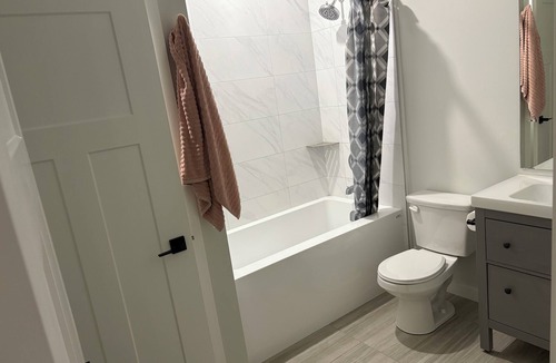 Whitehorse Apartment | Modern cozy studio suite in Whistlebend