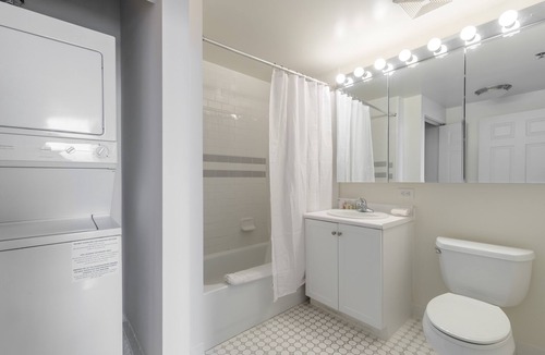 Downtown Jersey City Apartment | Modern Cozy Studio, Steps from PATH Train Station