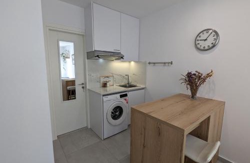 Limassol Apartment | Modern & Cozy Studio w/Backyard Near City Center