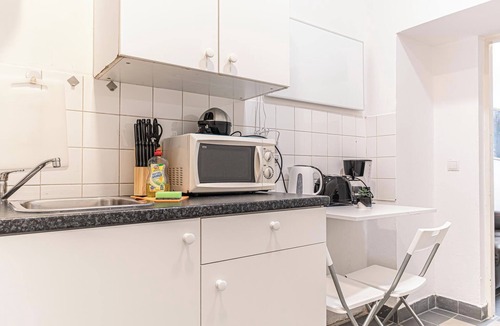Meidling Apartment | Modern Cozy Studio With City Access