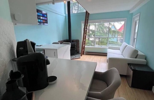 Whistler Creekside Apartment | Modern Creekside Hideaway | Walk to Gondola