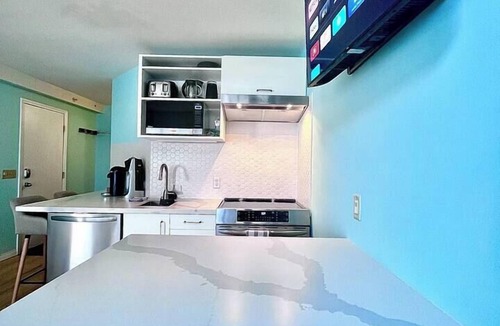 Whistler Creekside Apartment | Modern Creekside Hideaway | Walk to Gondola