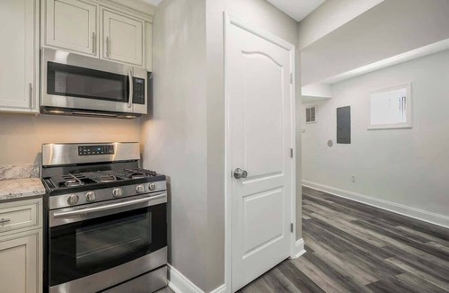 Eckington Condo | Modern DC Condo w/Free Parking Permit & City Access