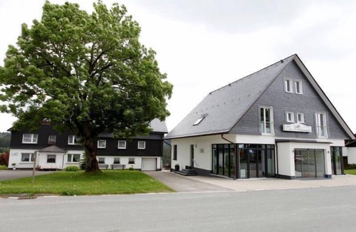 Altastenberg Apartment | Modern 60sqm apartment with south-facing balcony, free WiFi
