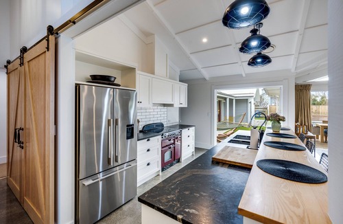 Havelock North House | Modern Deluxe - Havelock North Holiday Home