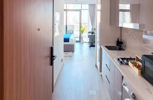 Jadaf Apartment | Modern Deluxe Studio in Dubai