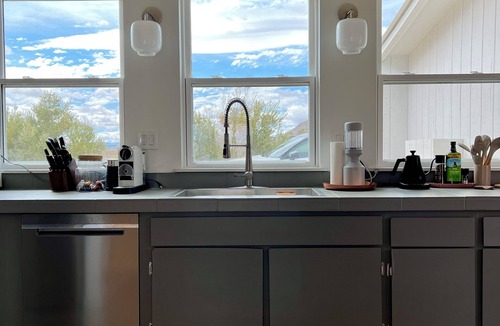 Landers Cabin | Modern Desert cabin with 360' views in beautiful Landers