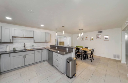 Palo Verde House | Modern Desert Gem with Mountain Views, Private and Spacious Backyard