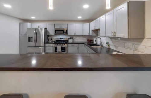 Palo Verde House | Modern Desert Gem with Mountain Views, Private and Spacious Backyard