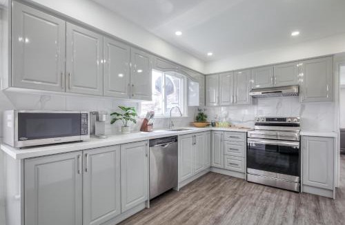 Richmond Hill Villa | Modern Designed 1BR Studio in Quite Neighborhood