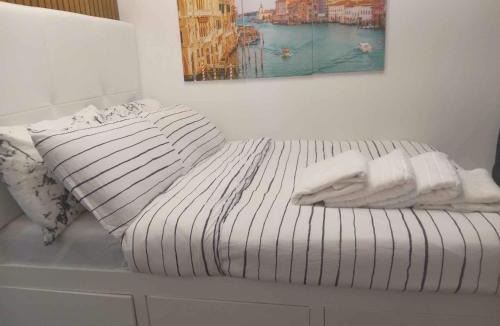 Barangay 29 Apartment | Modern Designed Studio Condo Near Ayala Centrio