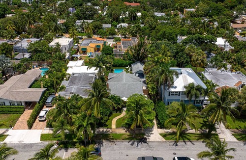 Poiciana Park II House | Modern Designer Gem in West Palm Beach