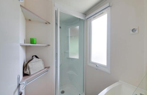 Zadina Pineta Ski Chalet | Modern detached chalet with terrace near the beach