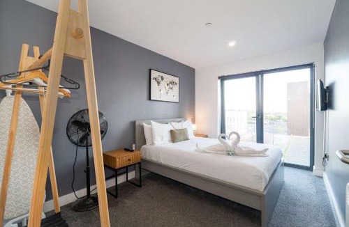 The Docks Apartment | Modern Dockside 2 Bed Central Liverpool Apartment