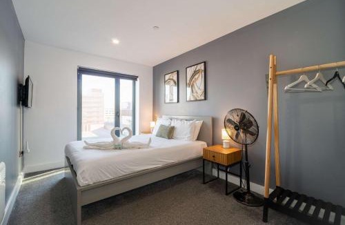 The Docks Apartment | Modern Dockside 2 Bed Central Liverpool Apartment