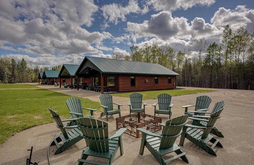 Conover House | Modern dog-friendly cabin with hot tub, gas fireplace, patio, grill, & W/D