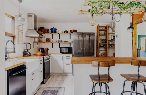 Eldred Cottage | Modern Dog-Friendly Cottage with Elegant Design Ideal for Families in NY