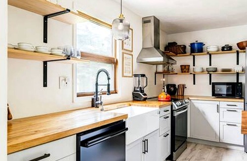 Eldred Cottage | Modern Dog-Friendly Cottage with Elegant Design Ideal for Families in NY