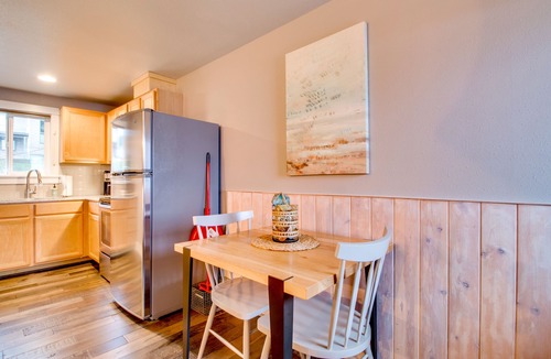 Oceanside Apartment | Modern dog-friendly studio with beachside views & only steps to the beach