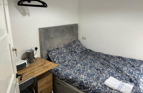 Southampton House | Modern Double Room 5 Min Walk to Station and Docks