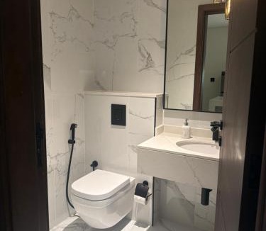 Jumeira 3 Apartment | Modern Downtown 1BR Apartment in jumeirah Garden