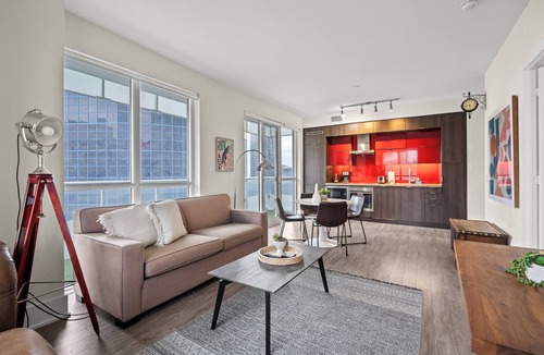 Toronto Entertainment District Apartment | Modern Downtown Apartments