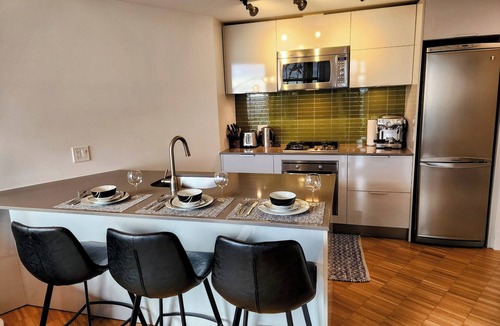 Gastown Apartment | Modern Downtown Home Flexible Accommodation