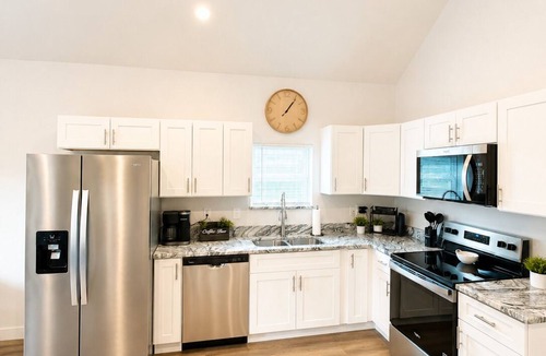Holy Cross House | Modern Downtown Indy Home - King Suite + Free Parking + WiFi
