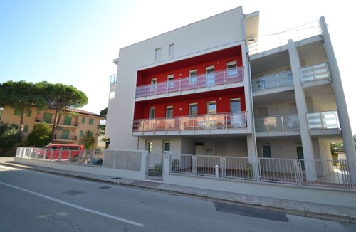 Rosapineta Apartment | Modern downtown flat near the beach