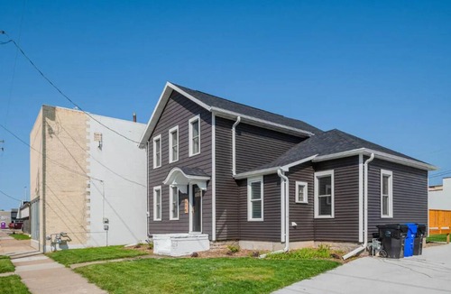 Appleton House | Modern Downtown Living-Appleton
