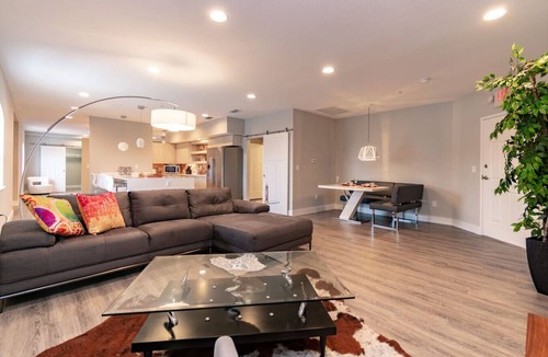 Caloosahatchee Apartment | Modern Downtown Loft, Walk to Restaurants & Nightlife