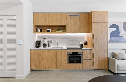 Downtown Miami Villa | Modern Downtown Miami Apt w/Balcony
