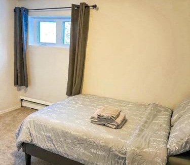Yellowknife House | Modern Downtown Stay