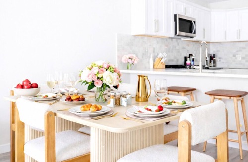 Downtown Apartment | Modern Downtown Yale, Wooster Square apartment