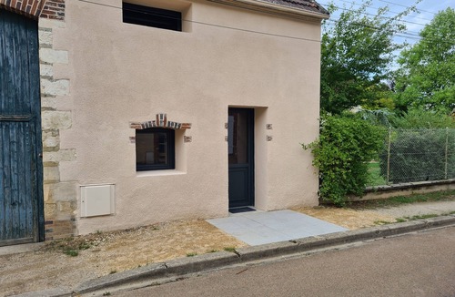 Champlay House | Modern duplex with air conditioning, quiet and comfort