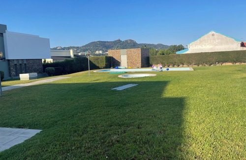 Santa Maria e Sao Miguel House | Modern Duplex with Garden and Pool- Short -Medium or Long Stay. Best Price!