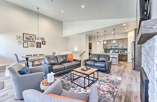 Purgatory House | Modern Durango Townhome Hot Tub, By Ski Lift