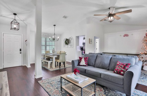 Doctors Inlet House | ★Modern E. Orange Park 6+Bed Fence Garage Beach 45min★ 1 of 7 local properties