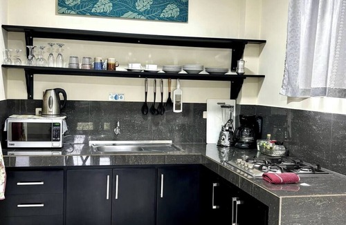 Puerto Baquerizo Moreno Apartment | Modern w/Balcony Apt, 5min away FROM SEA!
