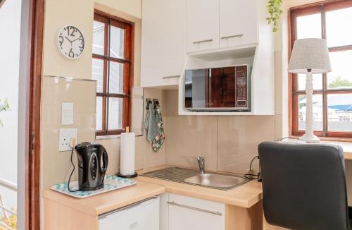 Edenvale House | Modern Edenvale Studio Close to Airport & Highways