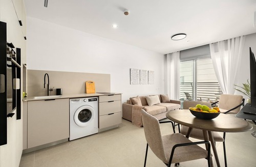 Eilat Apartment | Modern Eilat Escape with Heated Pool