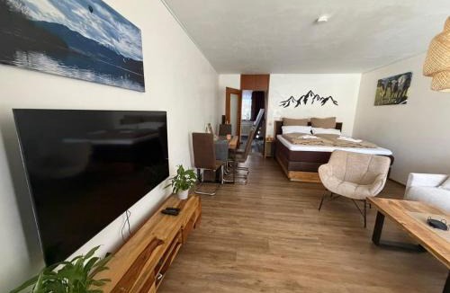 Bad Toelz Apartment | Modern eingerichtete Ferienwohnung Traumtagerl ruhig, zentral, ideal für Familien & Paare