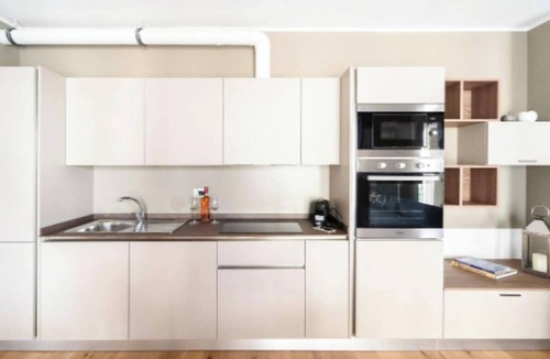 Gallaratese Apartment | Modern Elegance: Apartment Near Milan Center