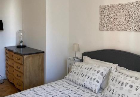 Prato Centenaro Apartment | Modern Elegance in Milan's City Core