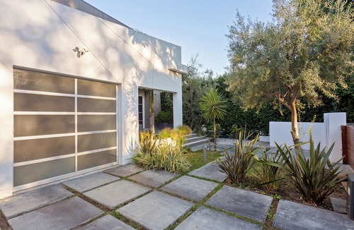 West Hollywood West House | Modern elegance meets unbeatable location.