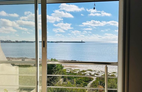 Kelibia Apartment | Modern, elegant apartment on the seafront