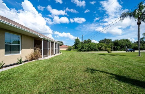 Englewood East Villa | Modern Englewood Villa Large Lanai